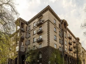 Ester President Hotel