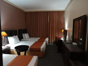 Отель Knight Armour Hotel