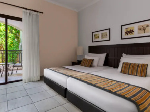 Отель JAZ Neo Saraya Palms
