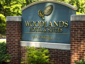 Williamsburg Woodlands Hotel & Suites, an official Colonial Williamsburg Hotel