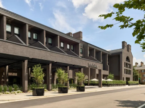 Hotel AKA Alexandria