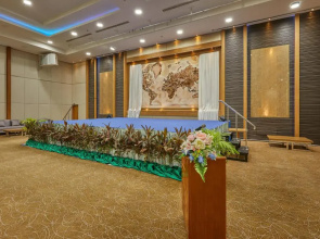 Welcome World Beachfront Resort