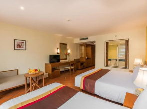 Naithonburi Beach Resort