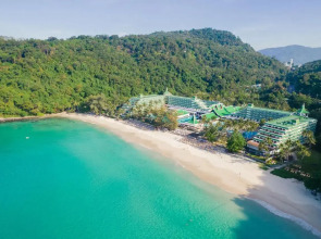 Le Meridien Phuket Beach Resort