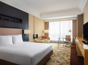 Отель Courtyard by Marriott Shanghai Central