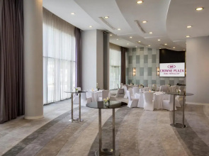 Отель Crowne Plaza Festival City an IHG