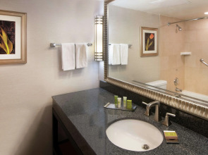 DoubleTree Suites by Hilton Hotel Philadelphia West