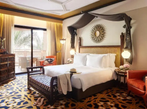 Отель Jumeirah Al Qasr Dubai