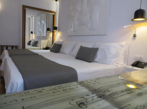 Отель Evenia Rocafort