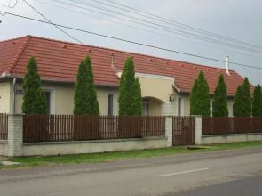 Holdfeny Vendeghaz