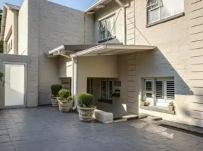 37A at Alexandra Avenue, Self Catering Executive Apartment