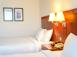 Отель Millennium Lakeview