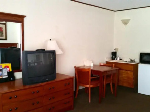 Western Holiday Lodge Three Rivers