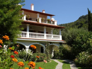 Alexandros Studios And Apartments