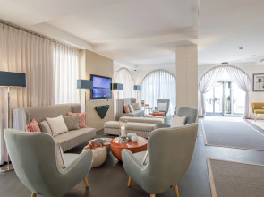 Eight Hotel Paraggi