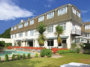 Hinton Firs Hotel