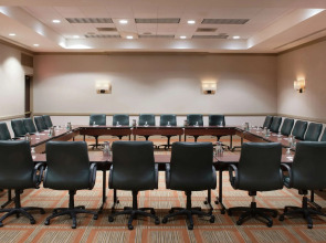 DoubleTree Suites by Hilton Hotel Philadelphia West