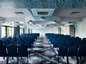 Отель Graduate by Hilton Cambridge