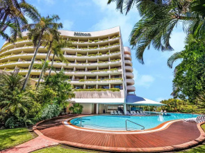 Hilton Cairns