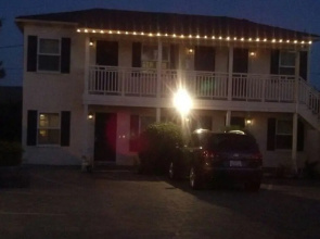 Le Petit Pali Brentwood West Los Angeles
