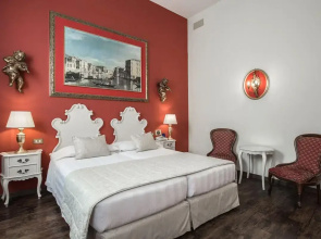 Amadeus Hotel