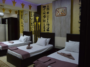 Comfort Pyramids inn