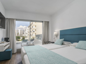 Alua Leo Hotel