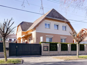 Andrea Villa Heviz Appartmanhaz