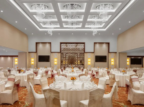 Renaissance Business Bay Hotel