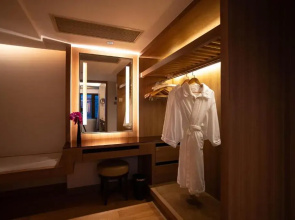 Отель The Garden Hotel Guangzhou