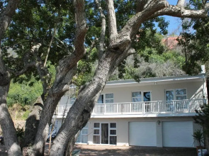 Phoenix Lodge and Waterside Accommodation