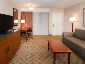 DoubleTree Suites by Hilton Hotel Philadelphia West
