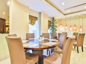 Отель Landmark Summit