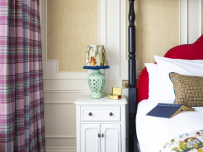 Отель Graduate by Hilton Cambridge