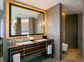 Centara Grand & Bangkok Convention Centre at CentralWorld