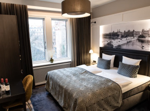 Ascot Hotel & Apartments