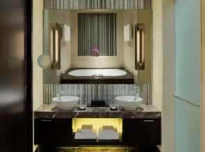 Grand Hyatt Abu Dhabi Hotel And Residences Emirates Pearl