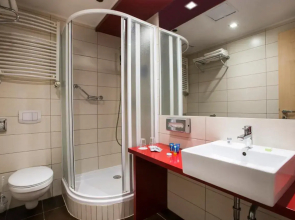 Promenade City Hotel