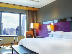 Renaissance Bangkok Ratchaprasong Hotel