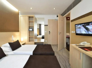 Promenade City Hotel