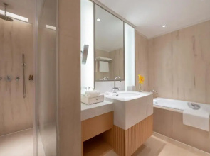 Отель Crowne Plaza Shenzhen Futian by IHG