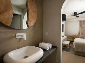 Bios Santorini Vegan - Vegetarian Boutique Hotel 