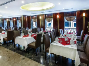 Отель Landmark Summit