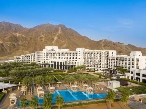 Курортный отель InterContinental Fujairah Resort by IHG