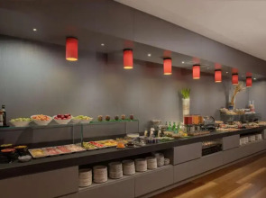 Отель NH Trieste