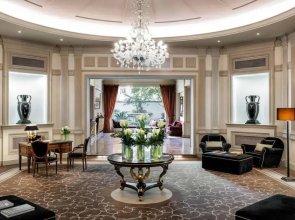 Sina Villa Medici, Autograph Collection