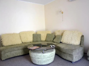 Alyana Guest House