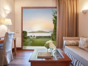 Grand Resort Lagonissi