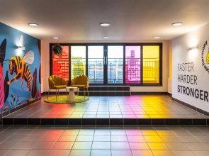 Отель Novotel Suites Wien City Donau