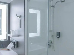 Отель Novotel Suites Wien City Donau